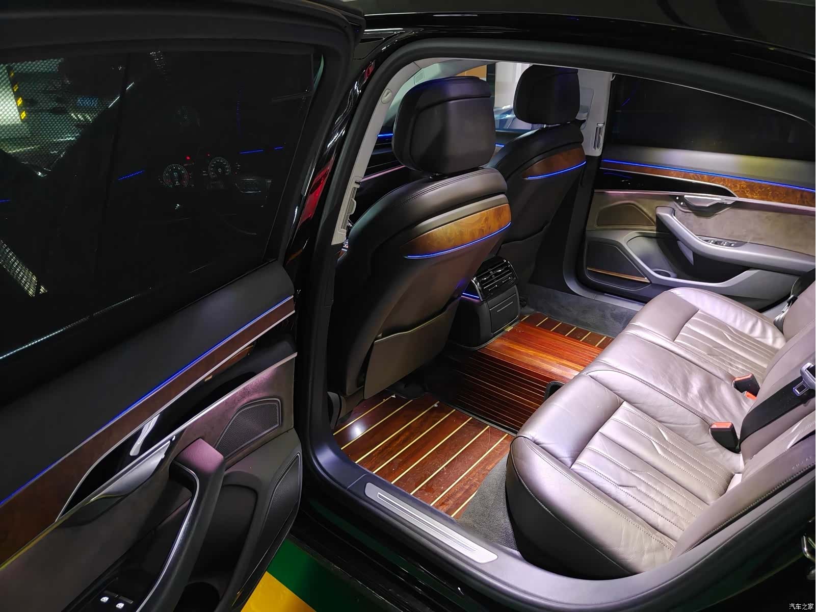Audi A8L, 2018 3