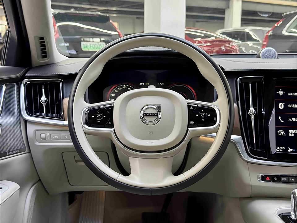 Volvo S90