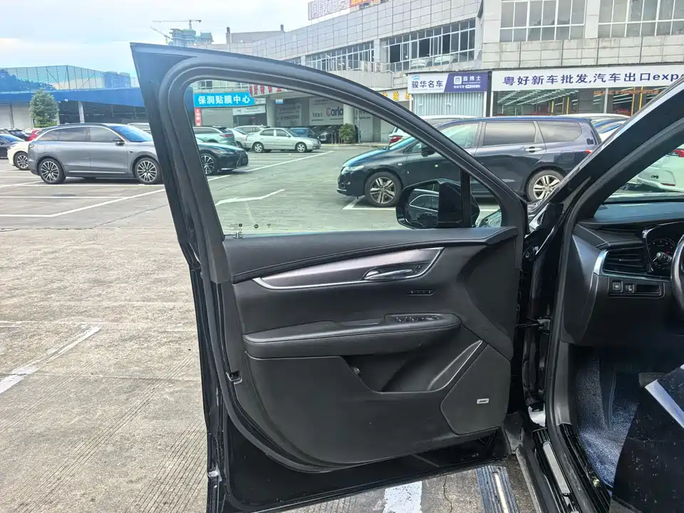 Cadillac XT6
