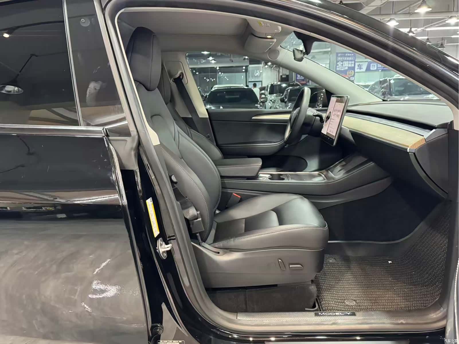 Tesla Model Y, 2023 12