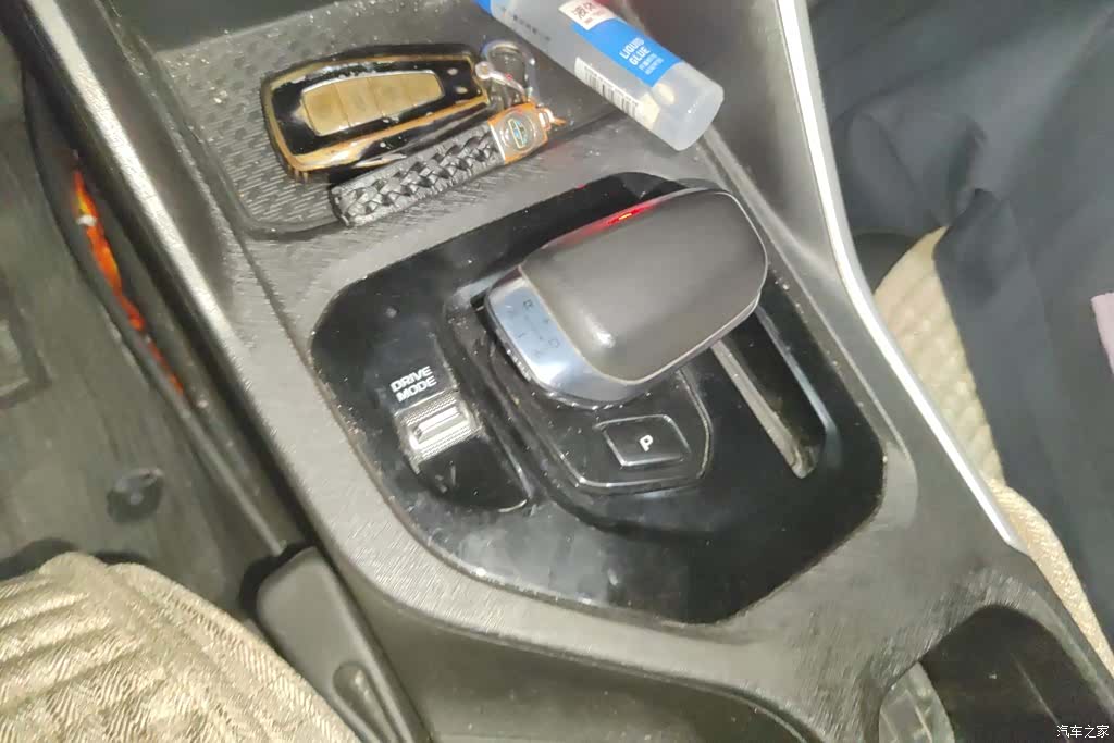 Geely Coolray, 2023 16