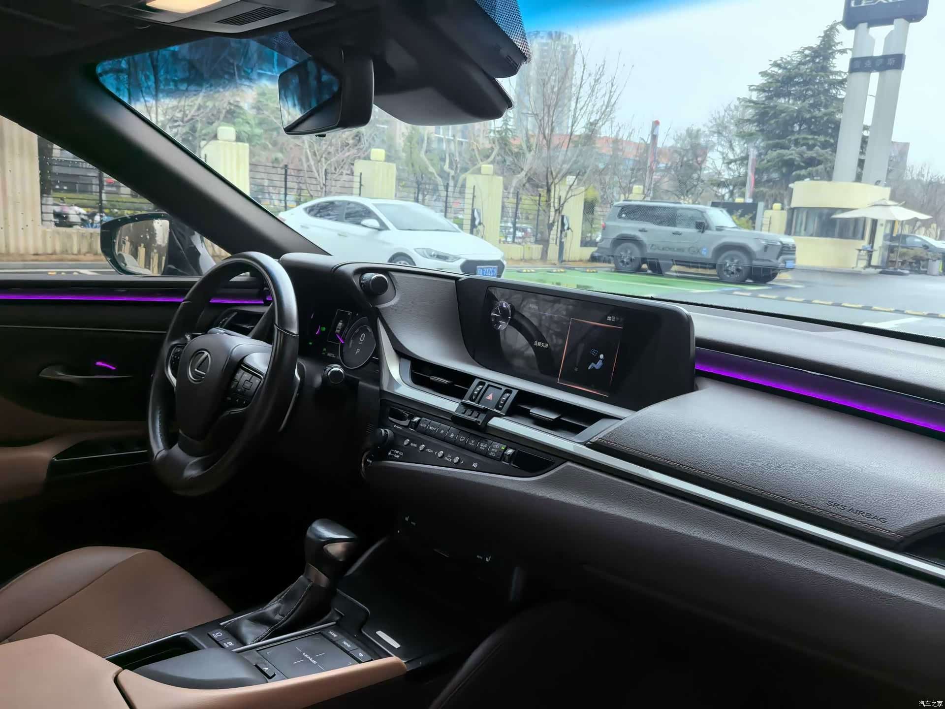 Lexus ES, 2020 10