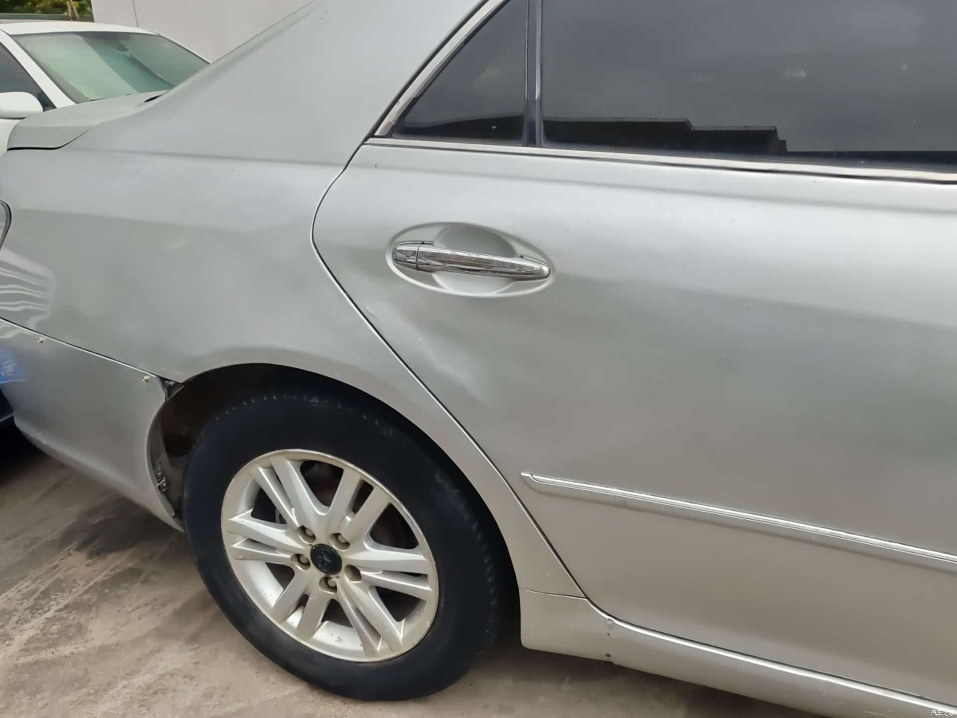 Toyota 2.5V, 2006 21