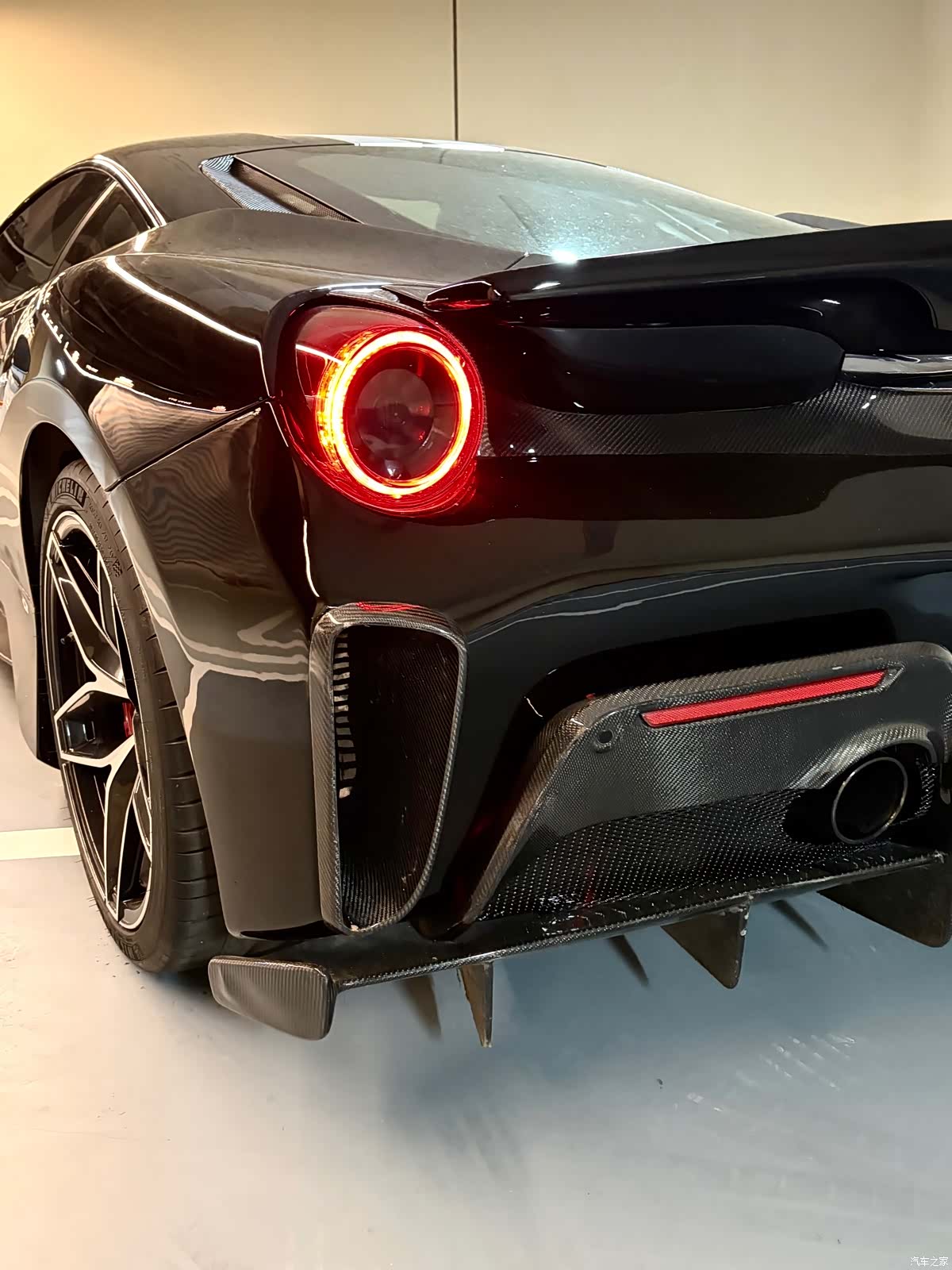 Ferrari 488, 2016 12