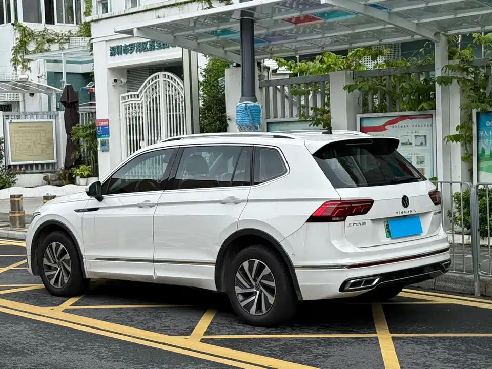 Volkswagen Tiguan L