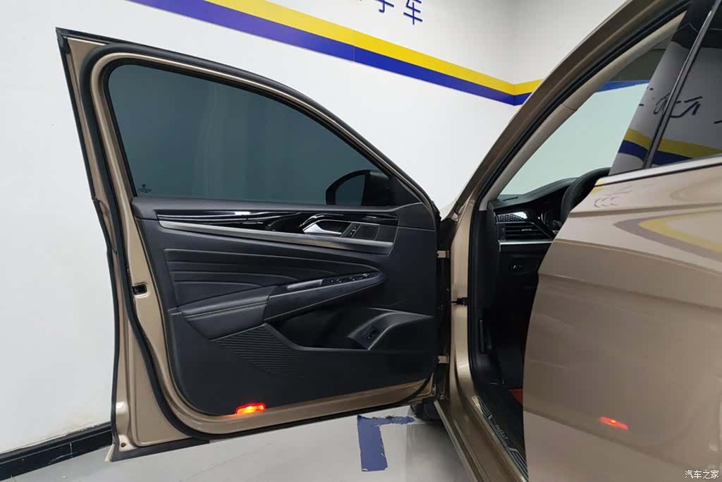 Volkswagen Passat, 2023 7