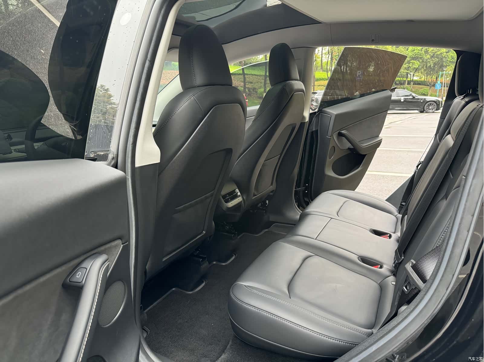 Tesla Model Y, 2023 11