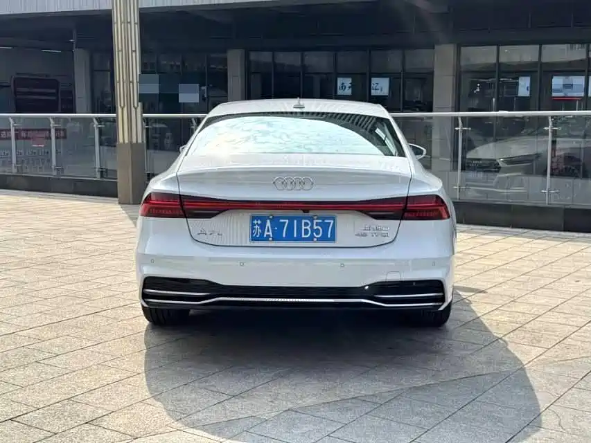 Audi A7L
