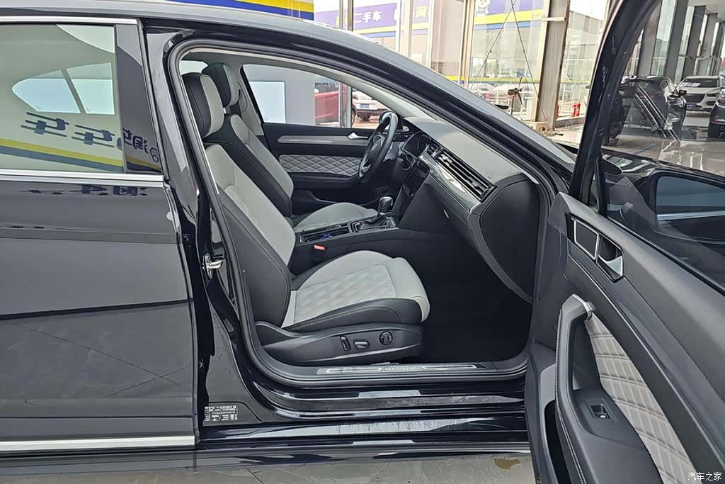 Volkswagen Magotan, 2023 8