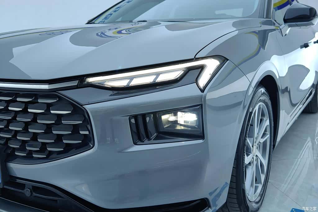 Ford Mondeo, 2023 все фото