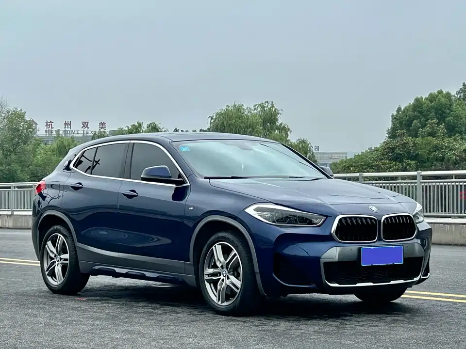 BMW X2