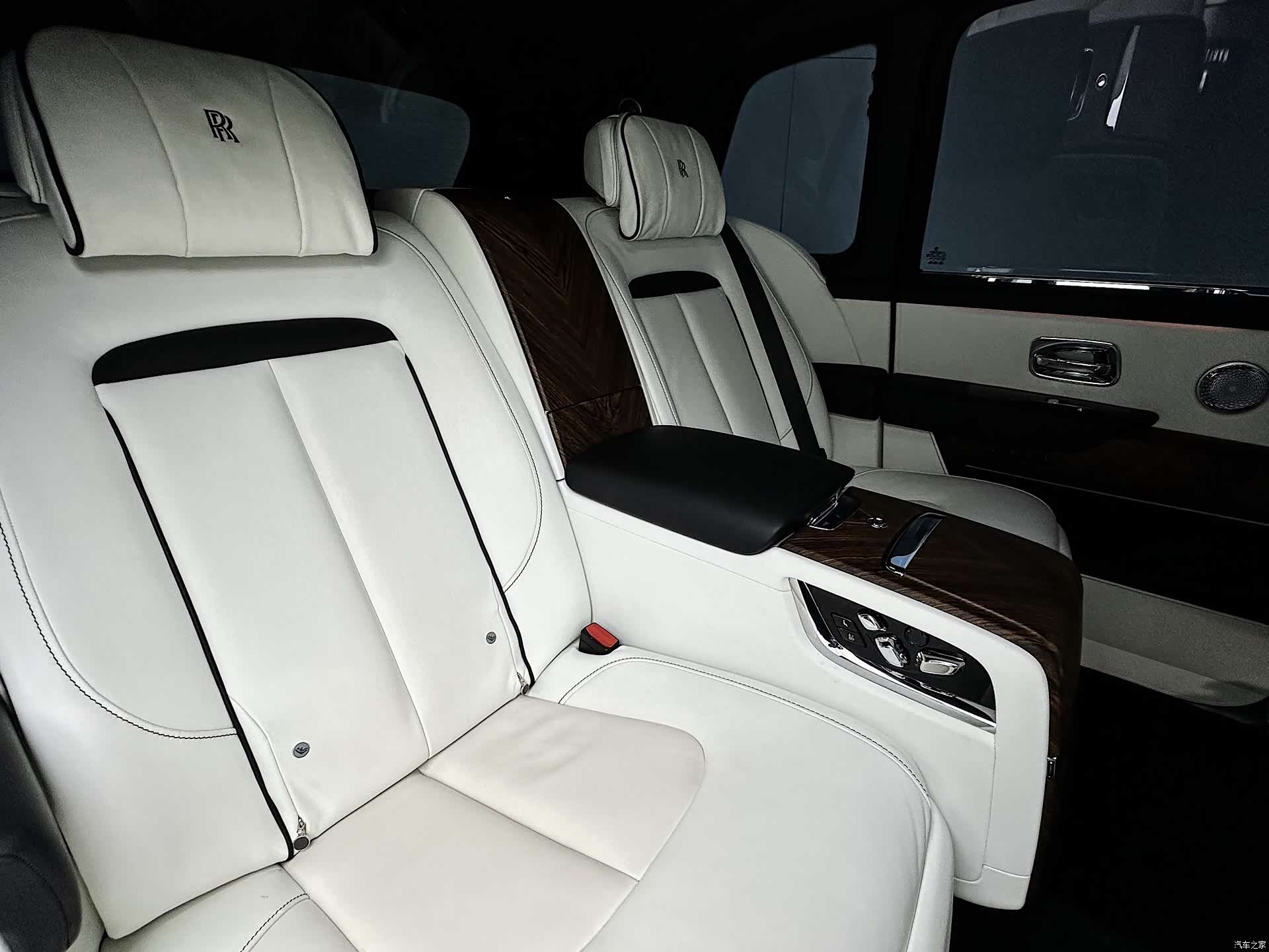 Rolls-Royce Cullinan, 2019 26