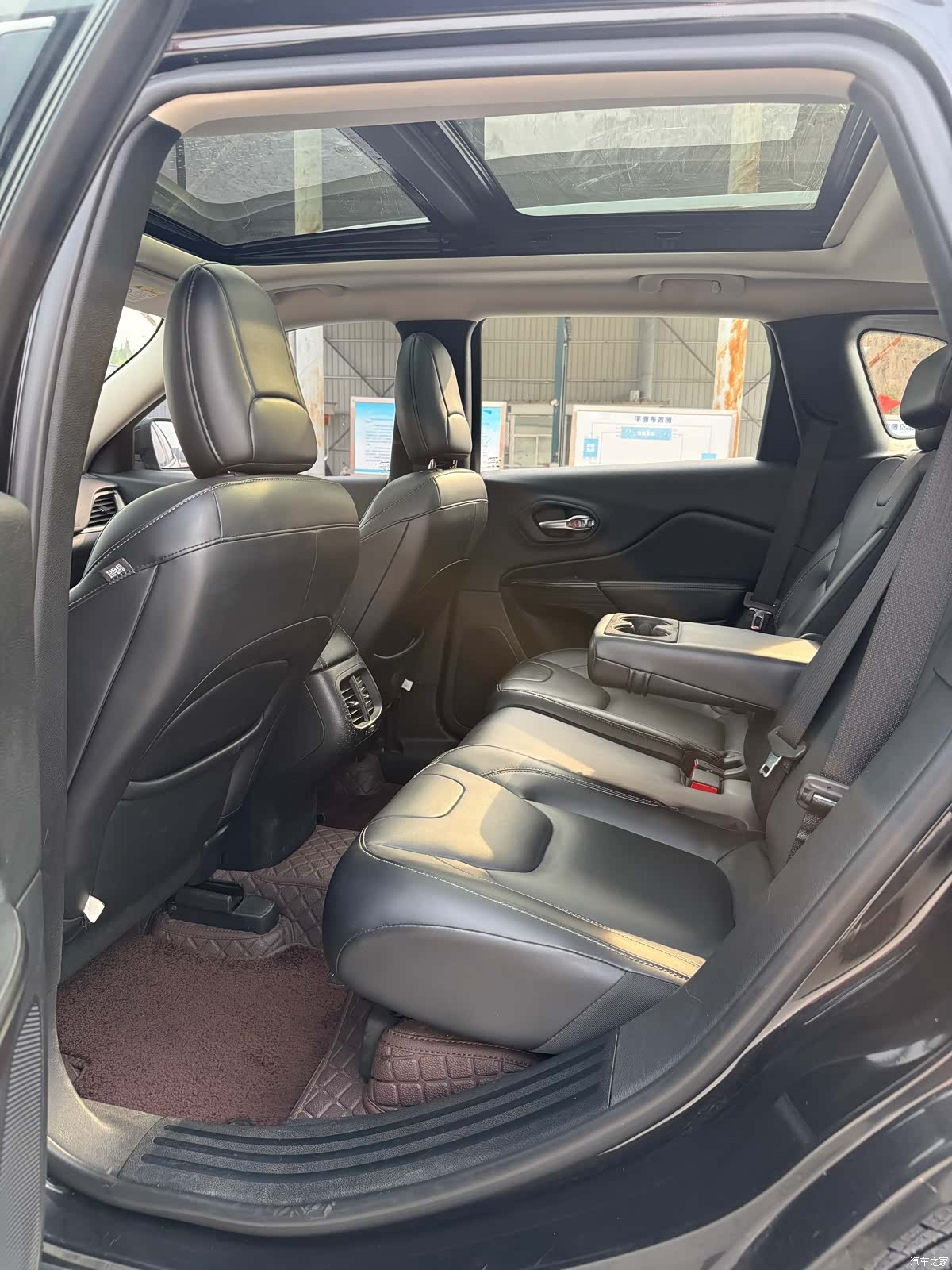 Jeep Cherokee, 2017 12