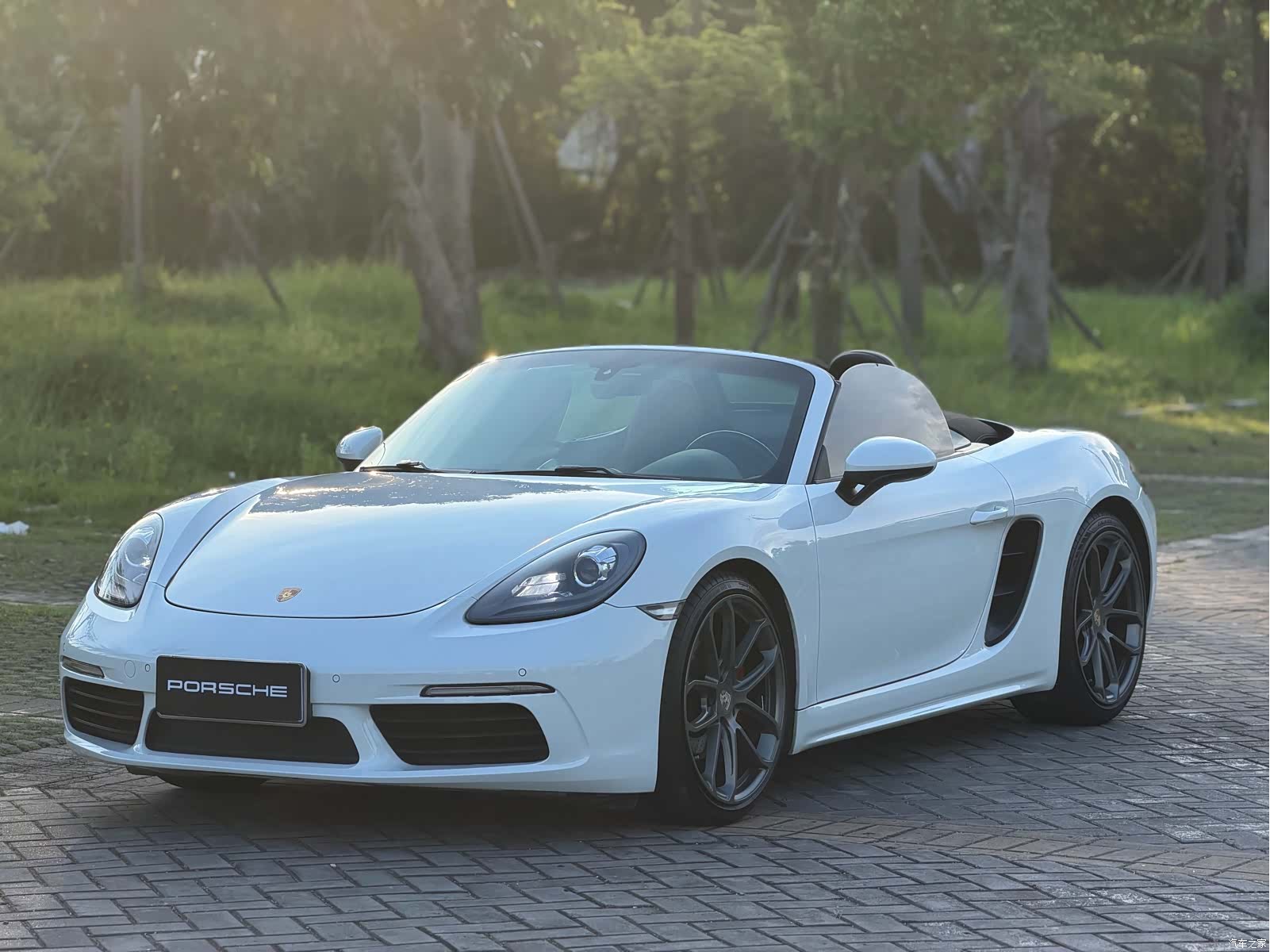 Porsche Boxster, 2018 1