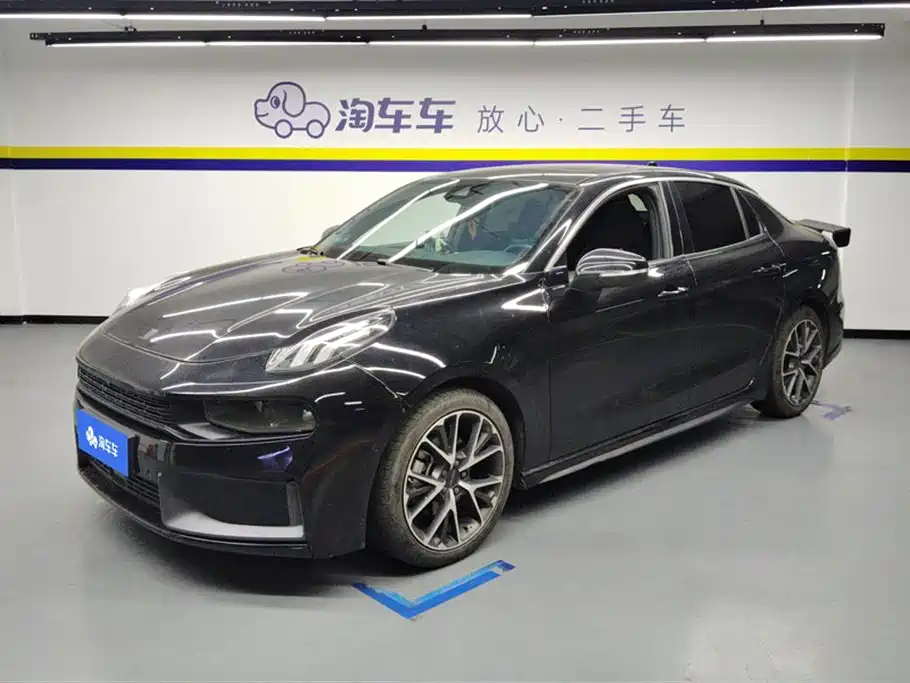 Lynk & Co 03