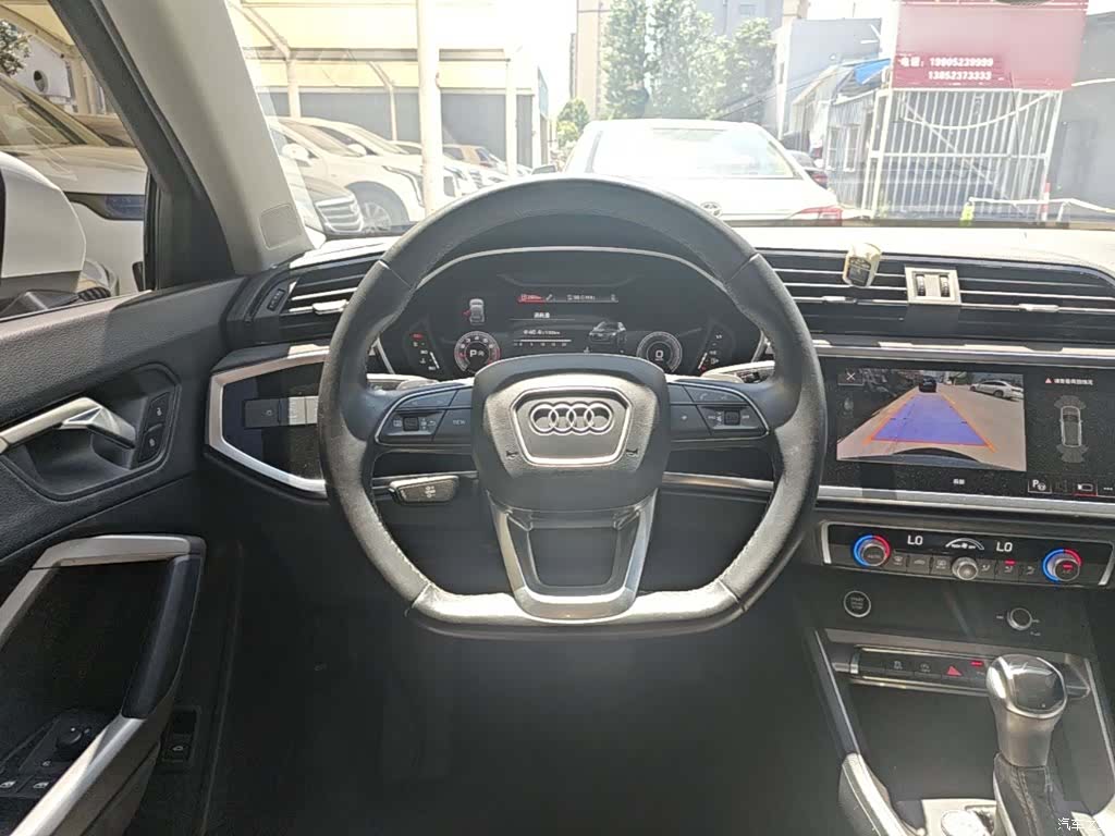 Audi Q3, 2022 11