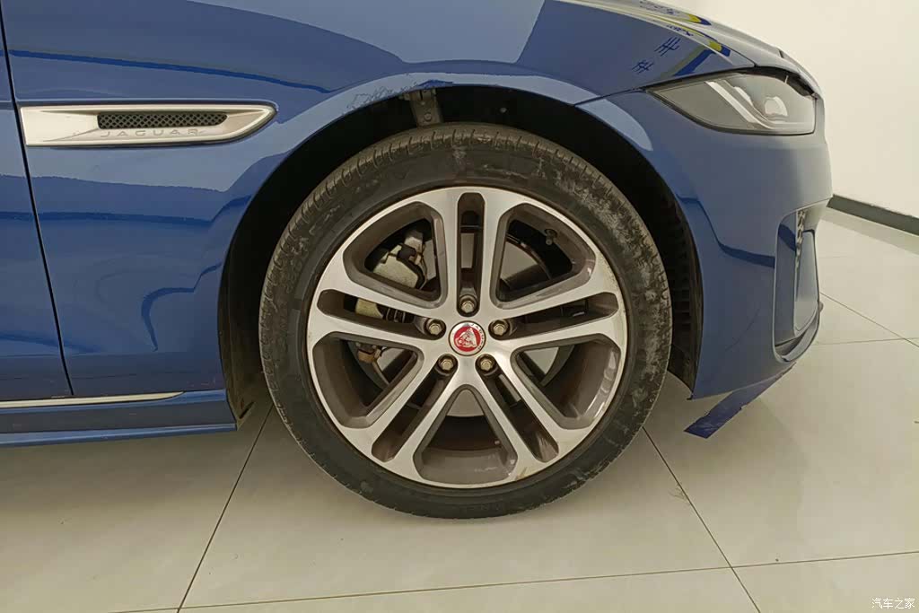 Land Rover XEL, 2022 6