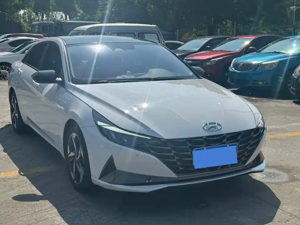 Hyundai Elantra