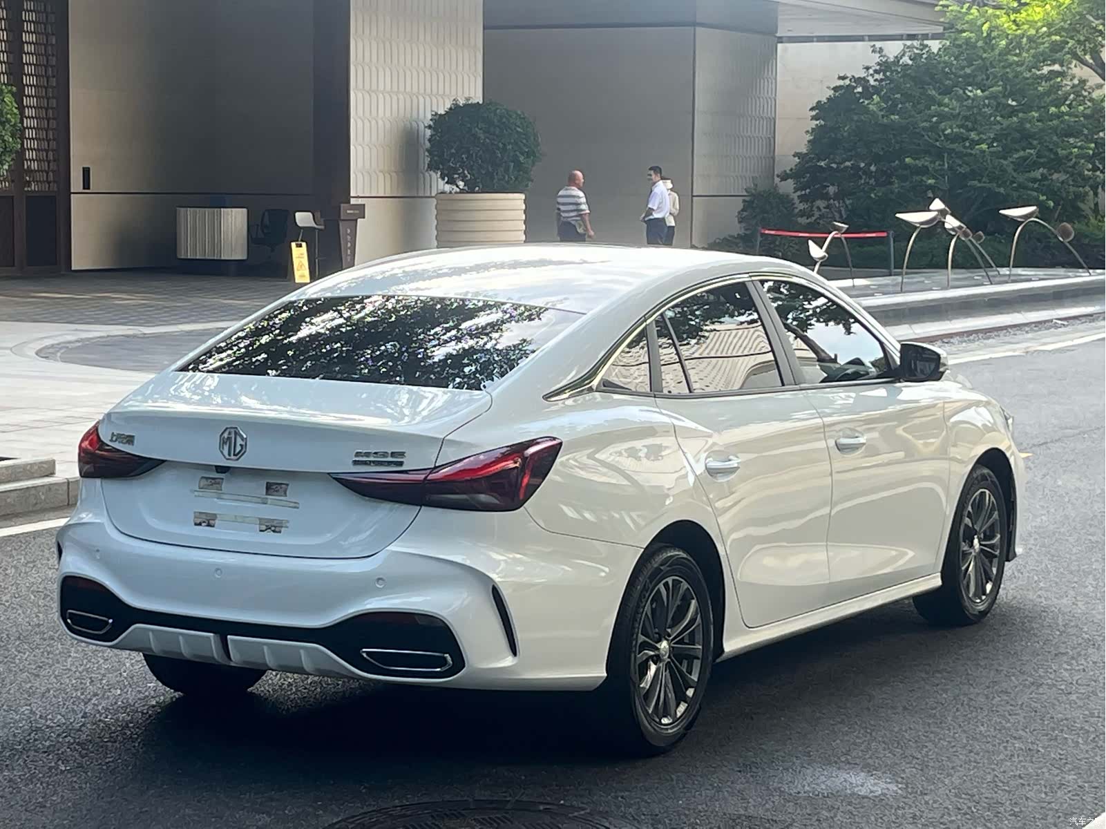 MG MG5, 2025 все фото