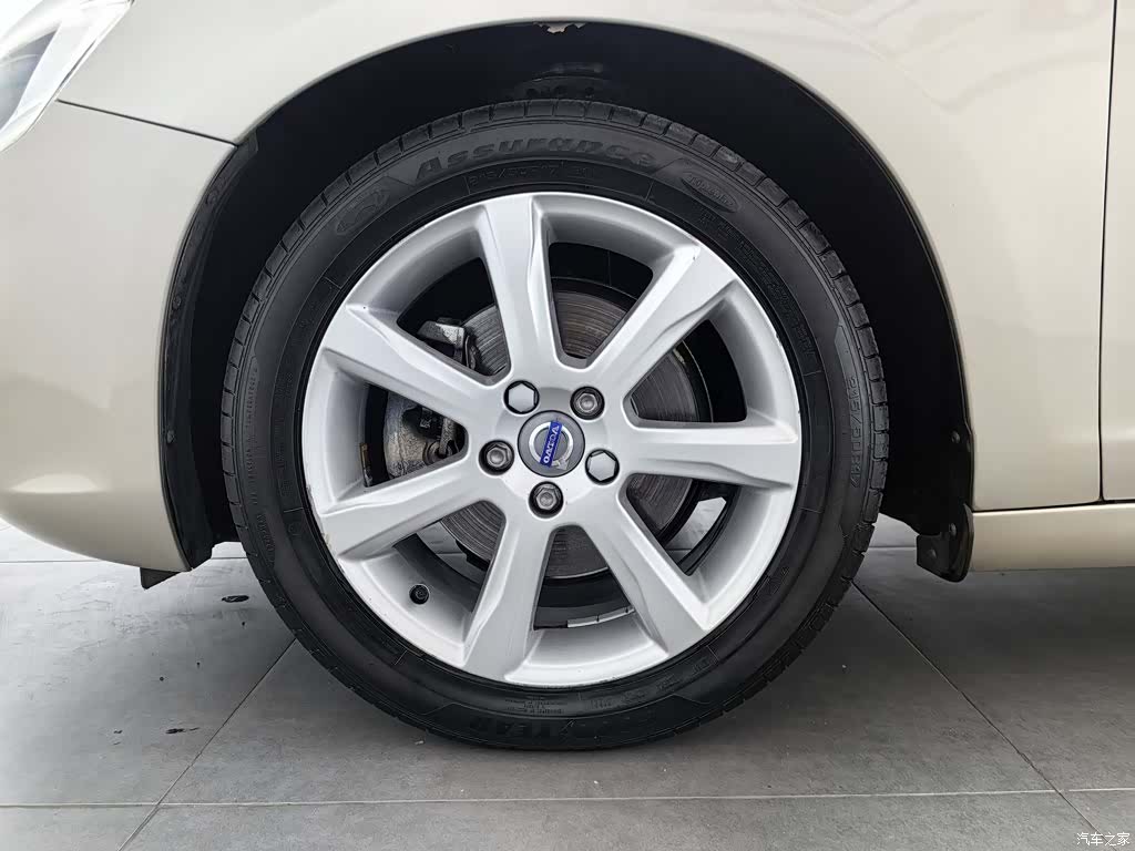 Volvo V60, 2017 17