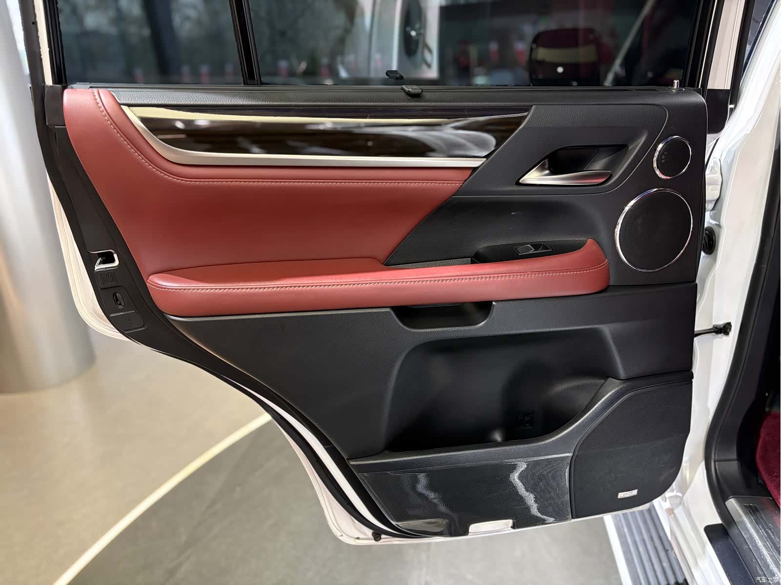 Lexus LX, 2018 10