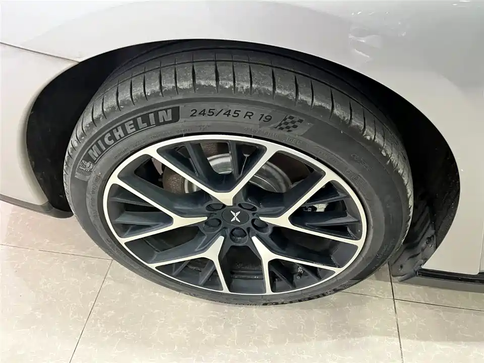 XPENG P7