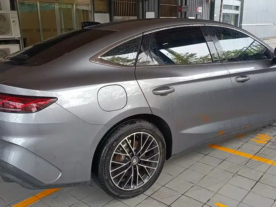 BYD Qin L