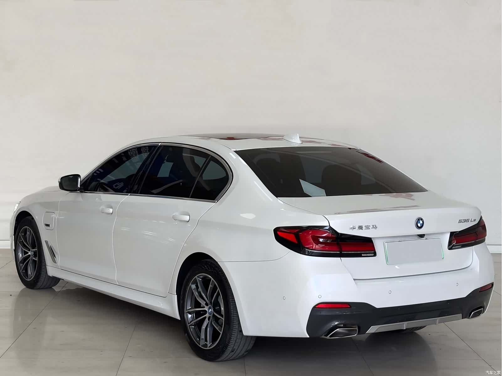 BMW 5 Series, 2022 все фото
