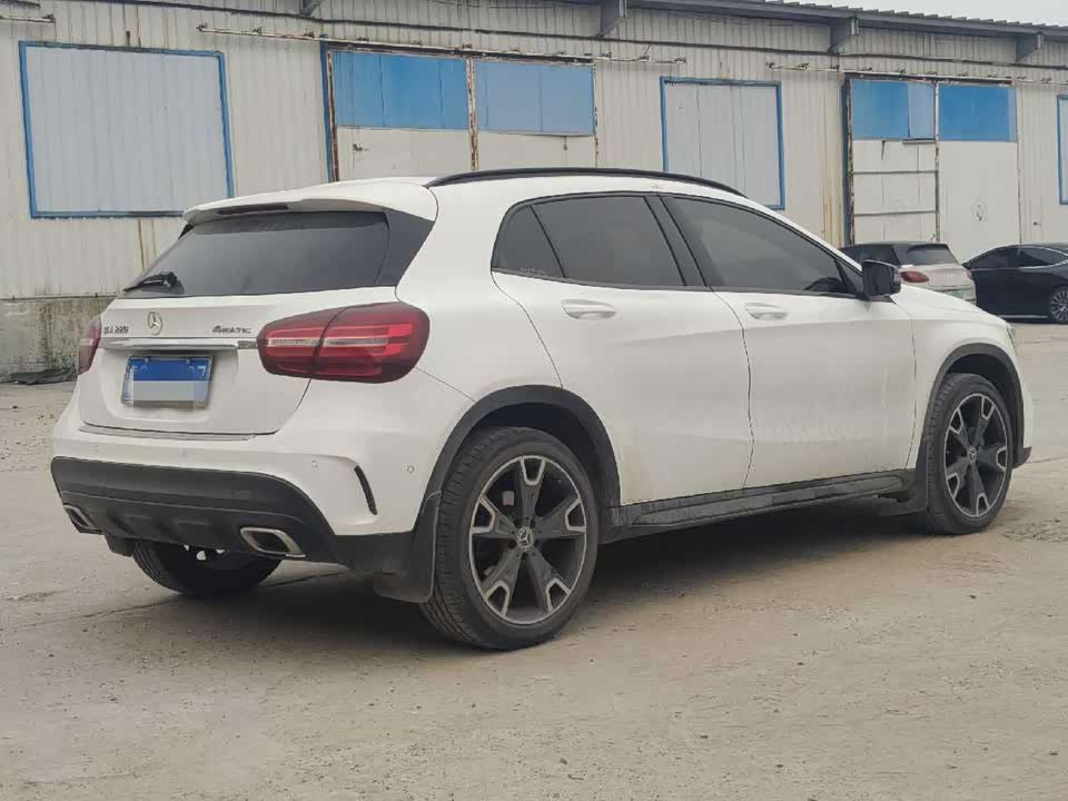 Mercedes-Benz GLA