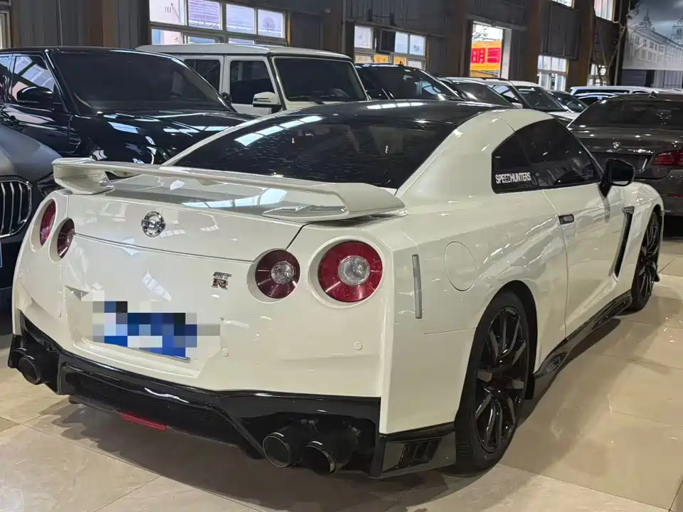 Nissan GT-R