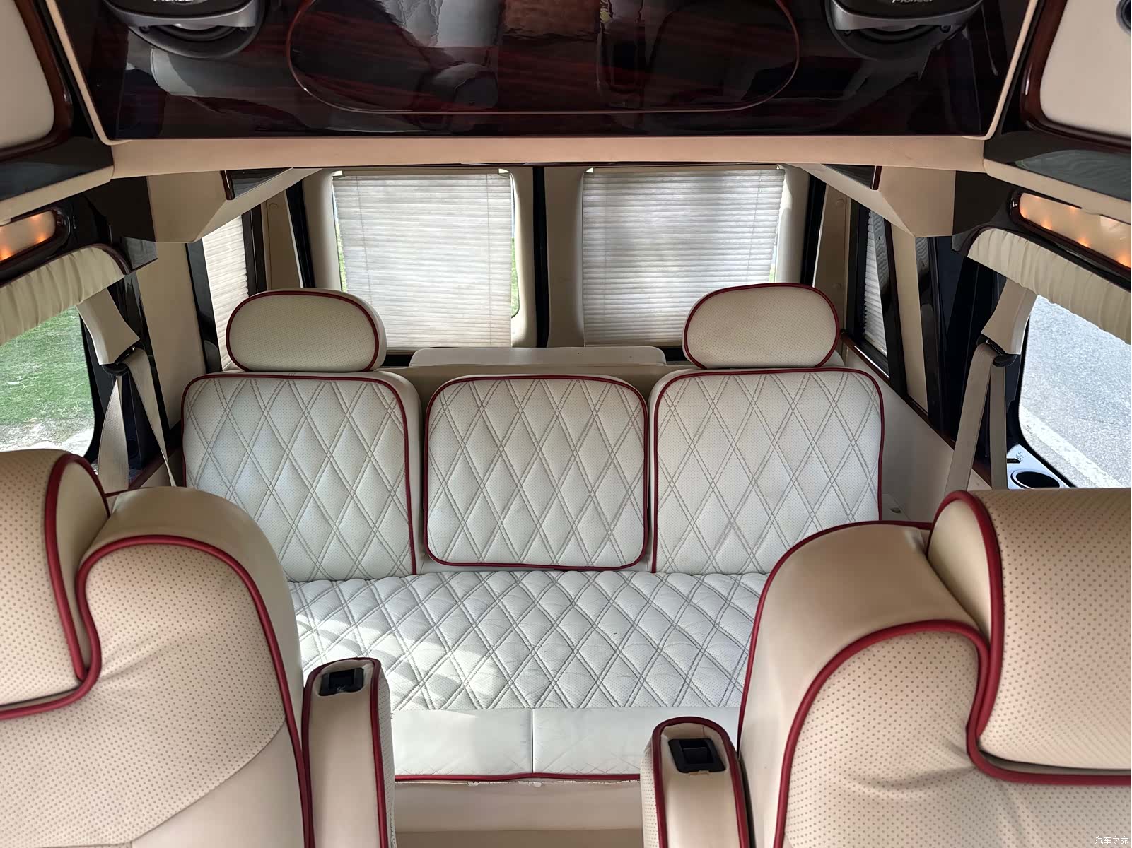 Ford E350, 2010 11