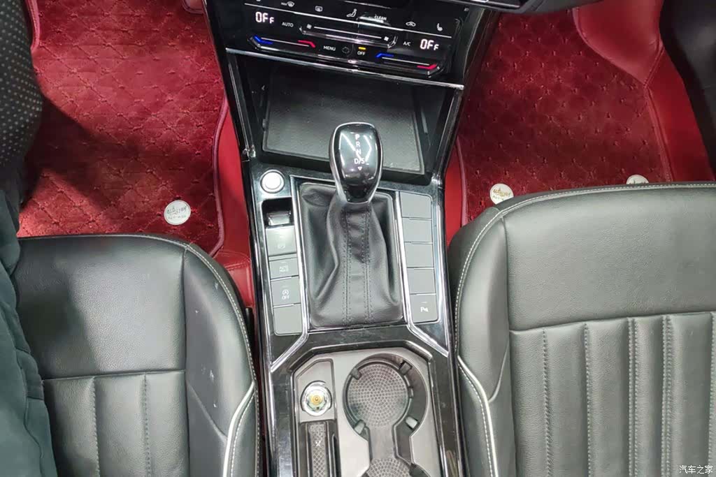 Volkswagen Passat, 2023 16