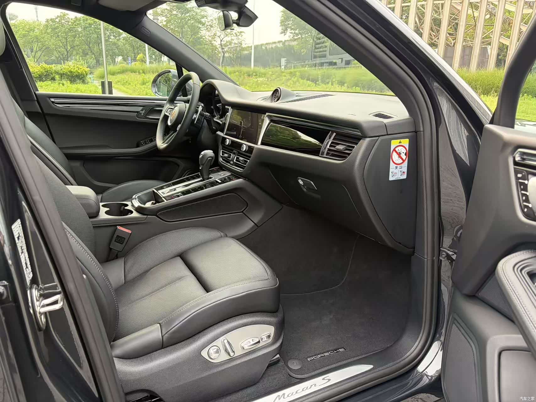 Porsche Macan, 2024 10
