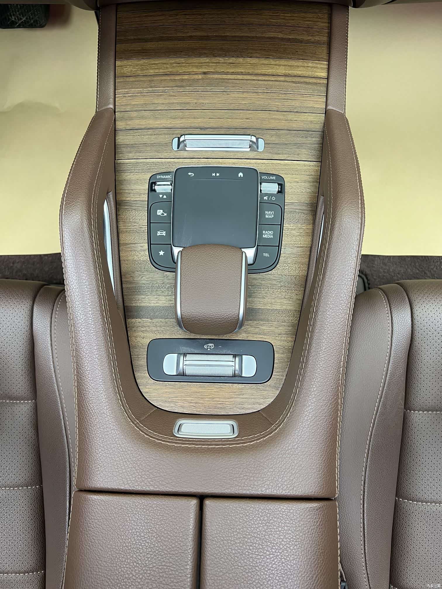 Mercedes-Benz GLE, 2024 27