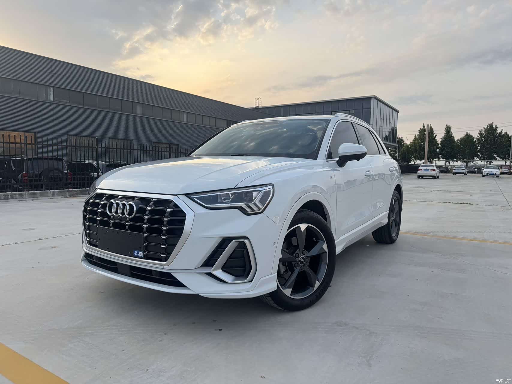 Audi Q3, 2022 1