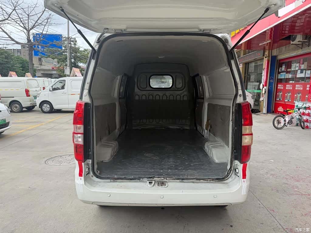 Geely E5, 2022 8