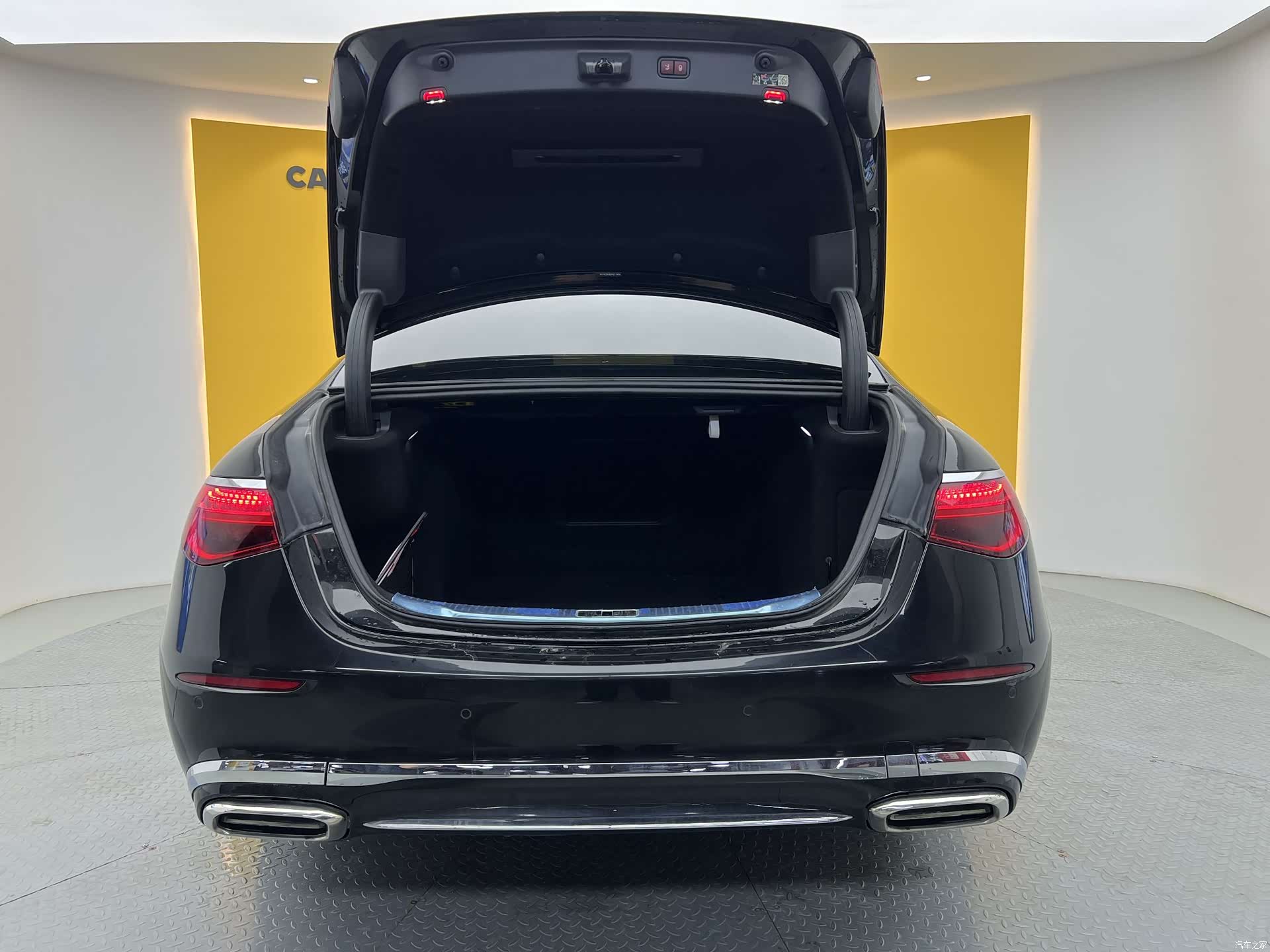 Mercedes-Benz S-Class, 2023 23