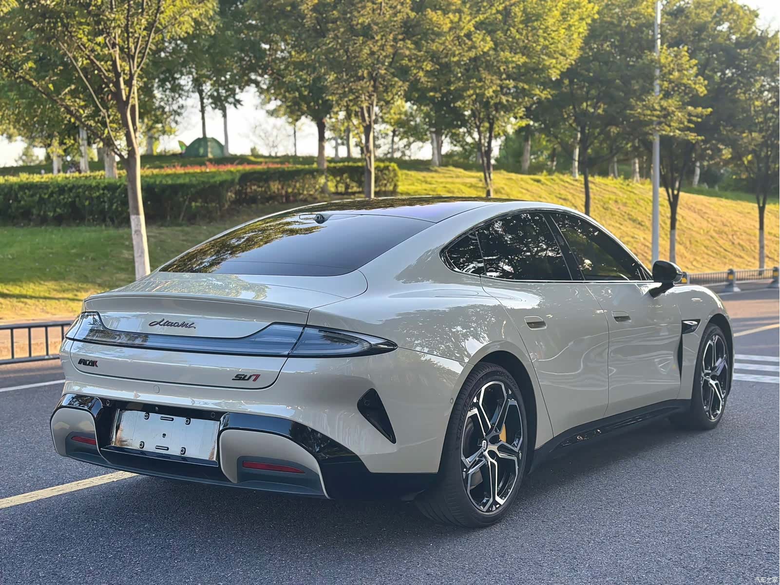 Xiaomi SU7, 2024 6