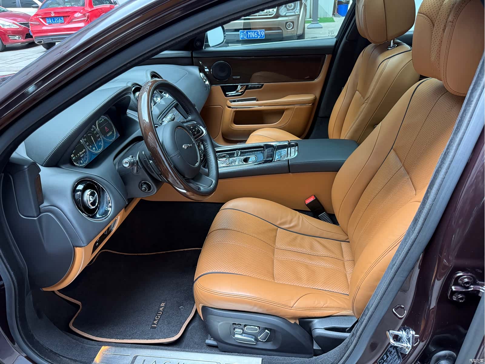 Jaguar XJ, 2013 9