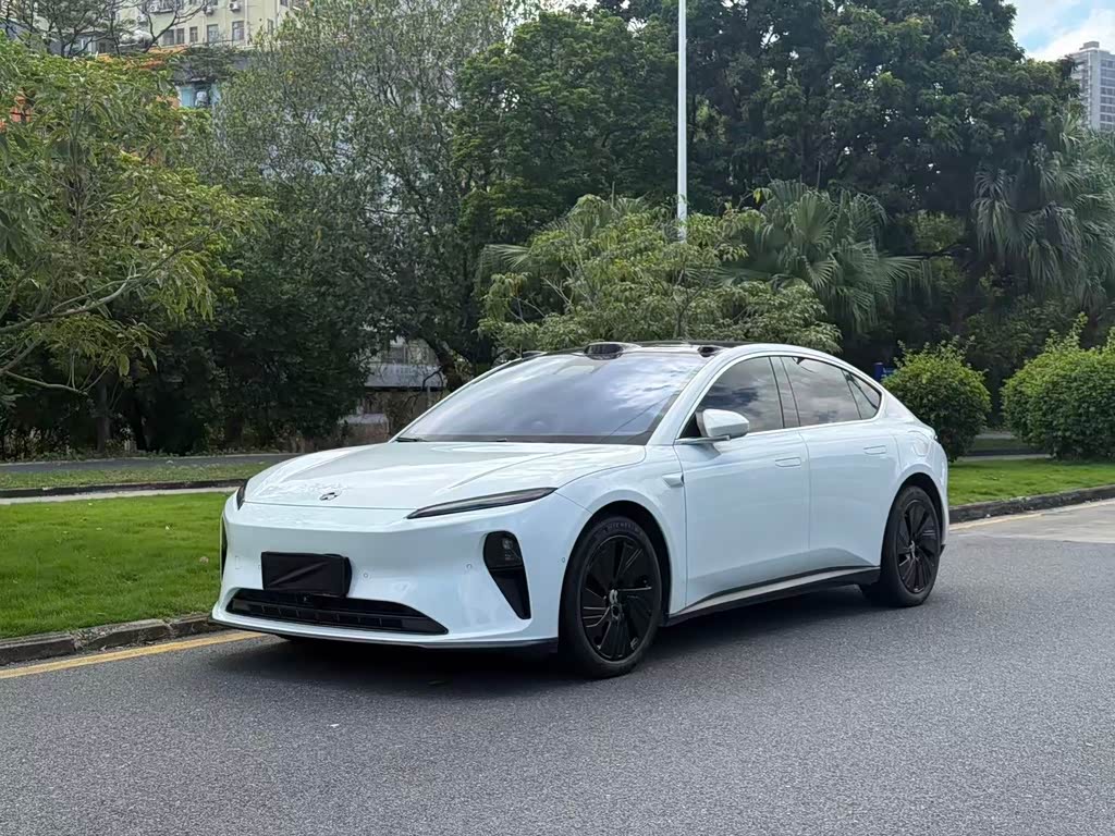 NIO ET5
