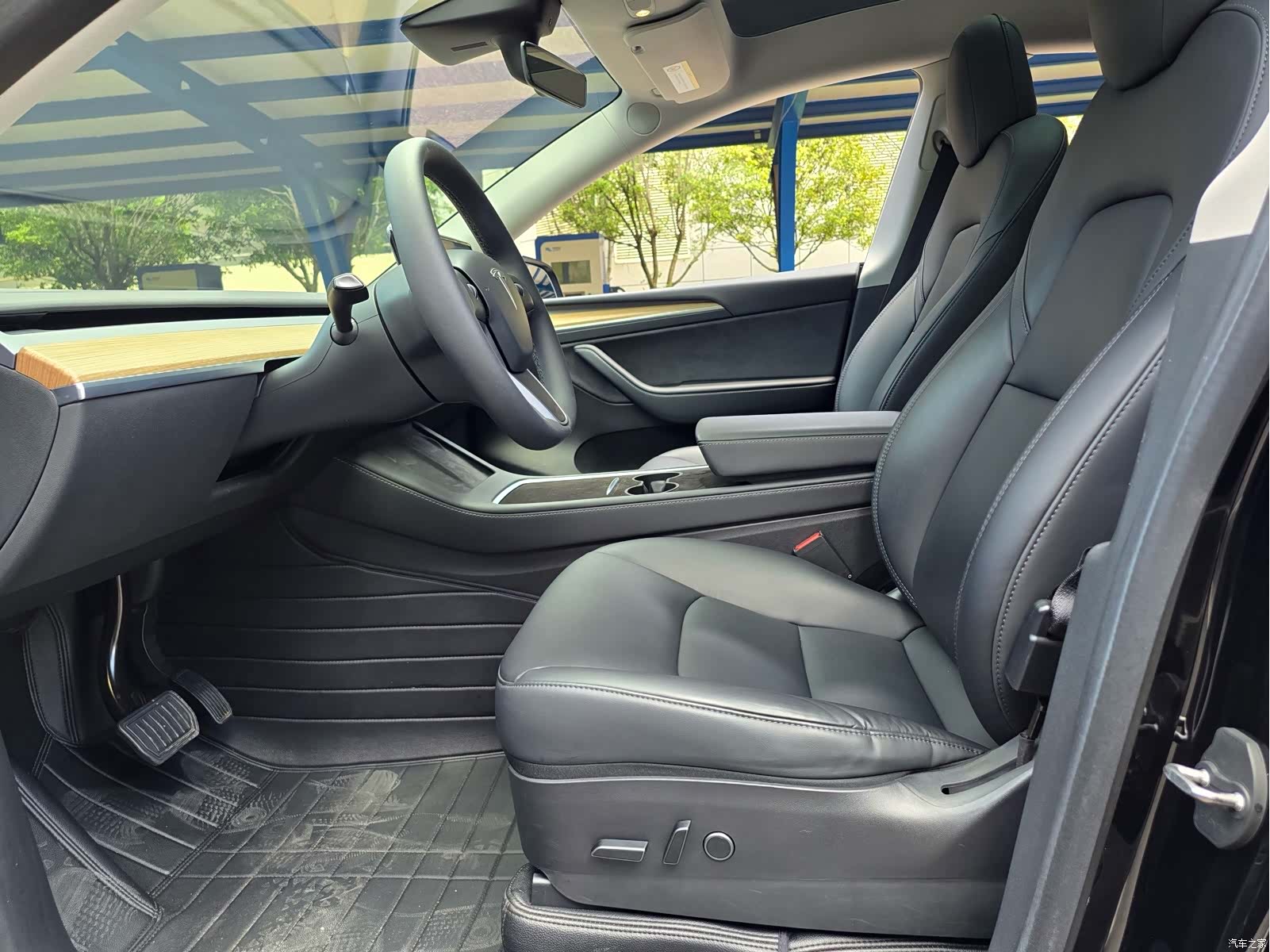 Tesla Model Y, 2022 13