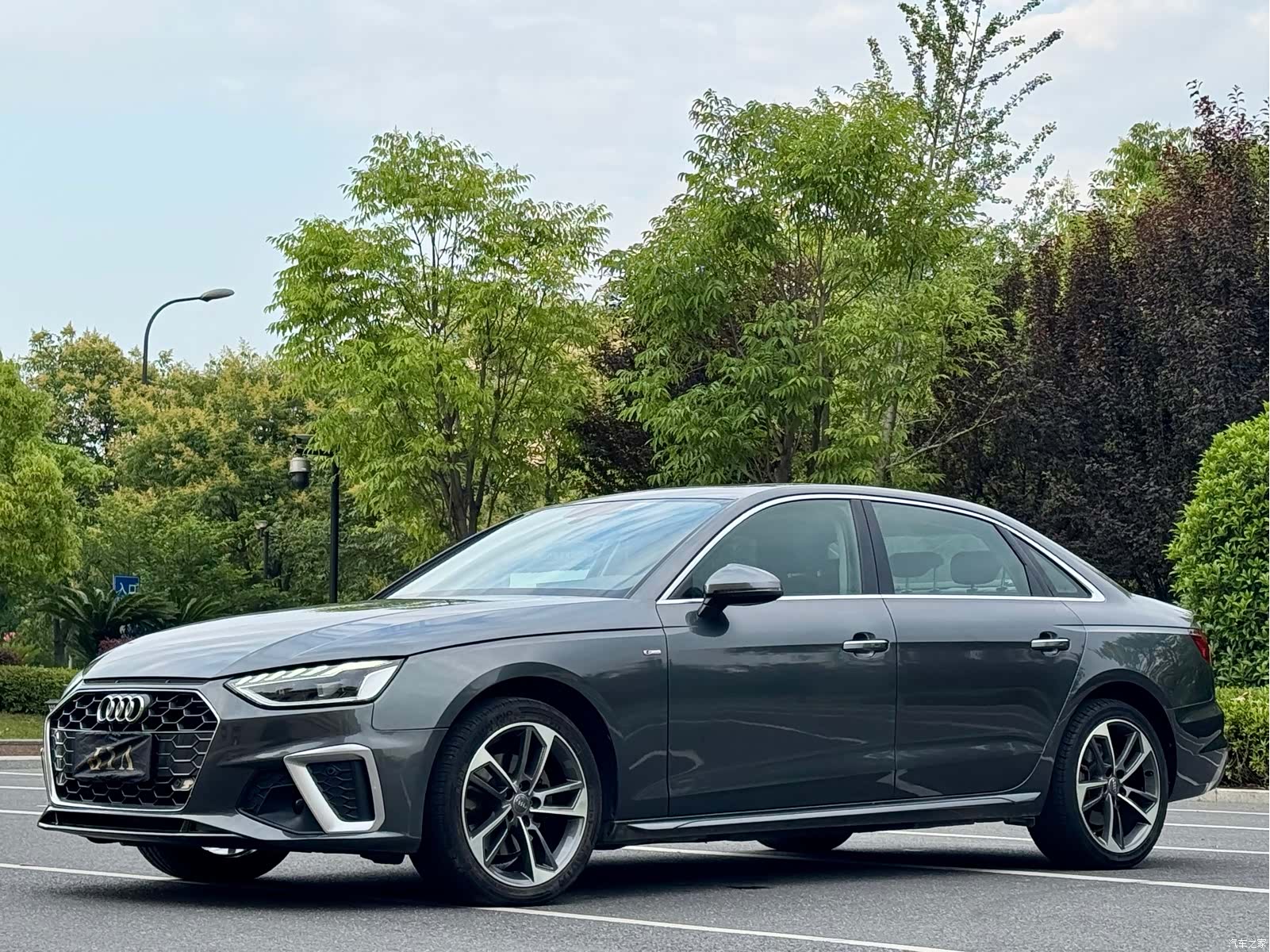 Audi A4L, 2021 1