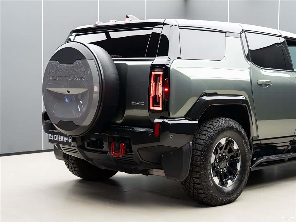 Hummer SUV, 2024 10