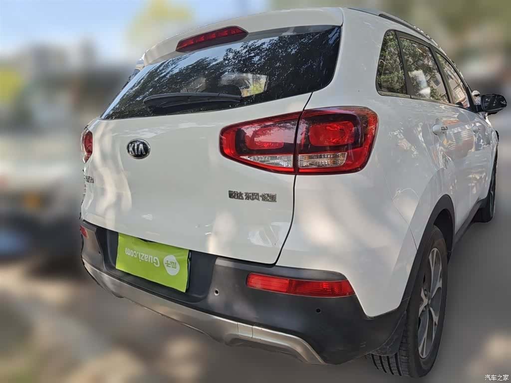 Kia KX3, 2015 4