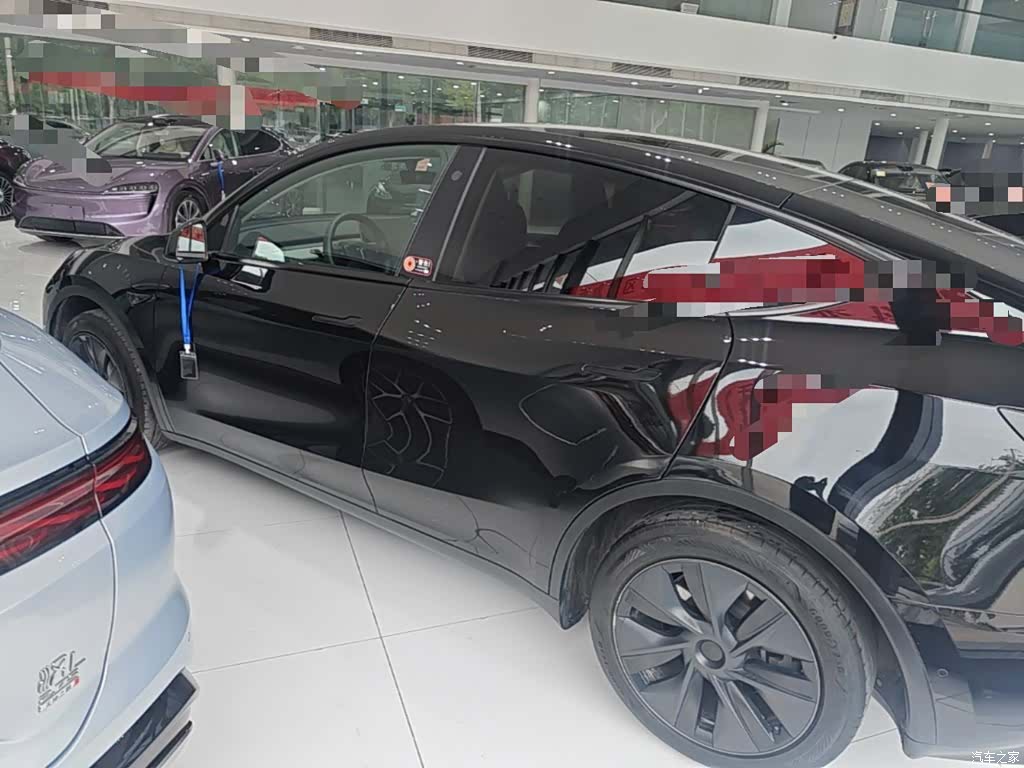 Tesla Model Y, 2024 23