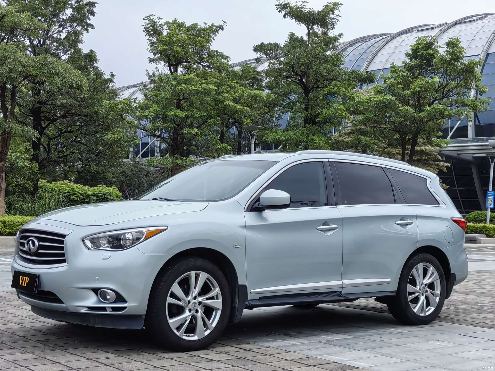 Infiniti JX35