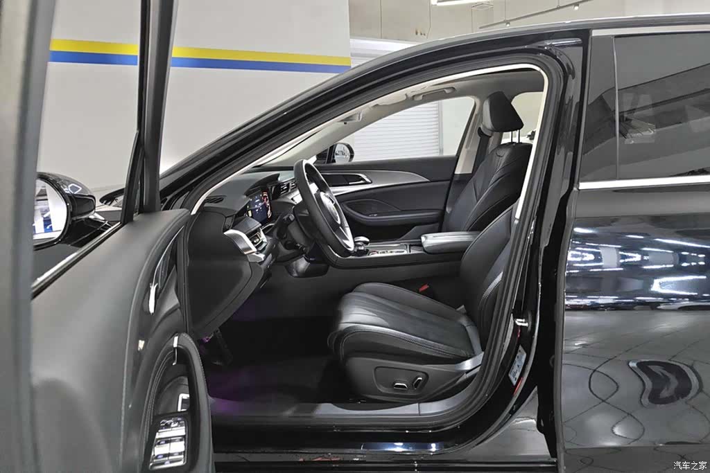 Hongqi H5, 2024 9