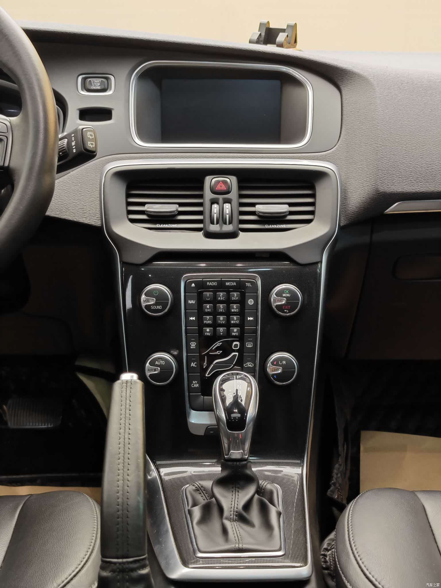 Volvo V40, 2018 18