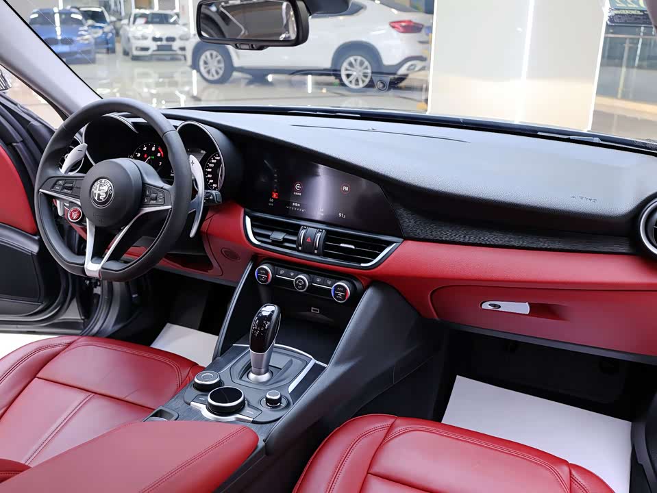 Alfa Romeo Giulia Alfa Romeo Giulia
