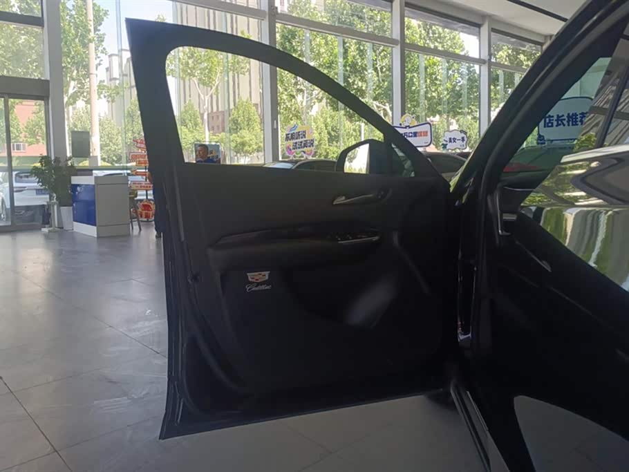 Cadillac XT4